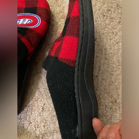 NHL slip on slippers - Picture 2 of 2